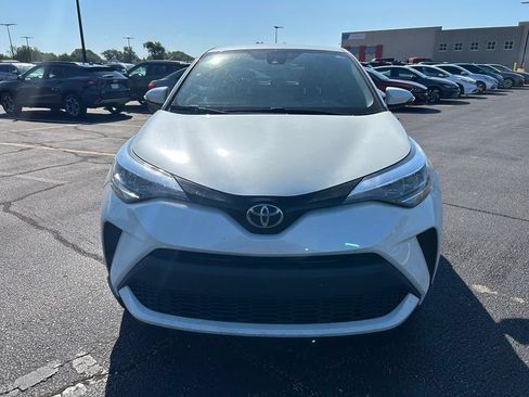 Used 2020 Toyota C-HR XLE FWD image 4