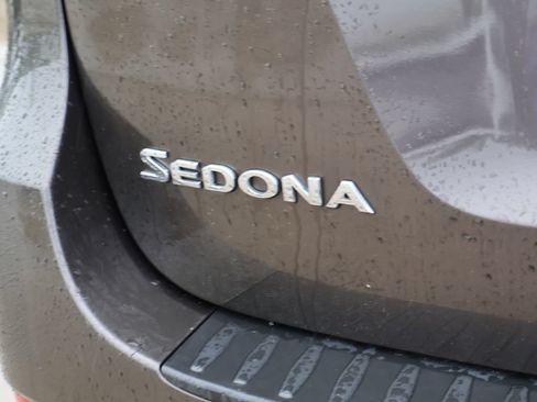Used 2015 Kia Sedona LX w/ LX Convenience Package FWD image 35
