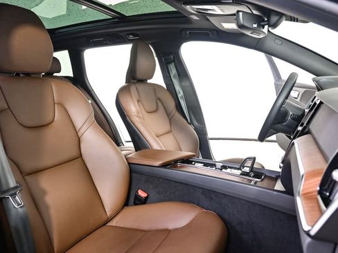 Certified 2025 Volvo V60 B5 Cross Country Plus image 24