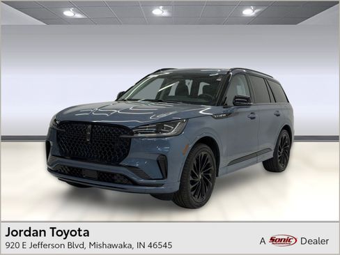 Used 2025 Lincoln Aviator Reserve w/ Equipment Group 201A AWD/4WD image 1