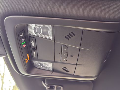 New 2025 Cadillac XT5 Luxury image 27