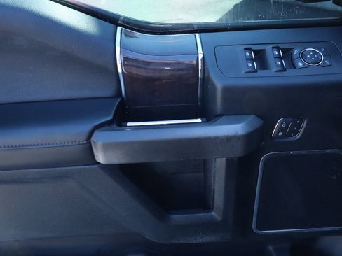 Used 2017 Ford F150 Platinum image 31