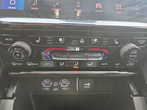 Used 2025 Jeep Grand Cherokee Summit image 27