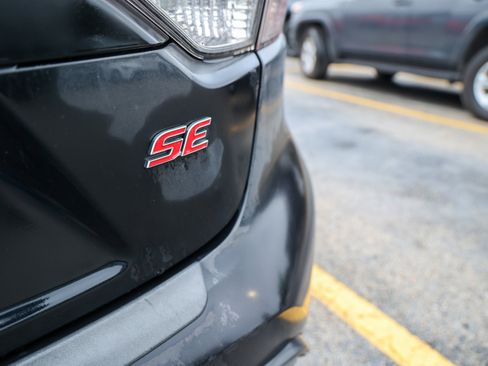 Used 2023 Toyota Corolla SE w/ SE Premium Package image 12