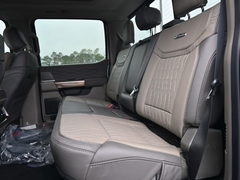 Used 2025 Ford F450 Platinum w/ Platinum Plus Package image 31