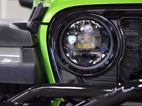 Used 2025 Jeep Wrangler Sport image 10