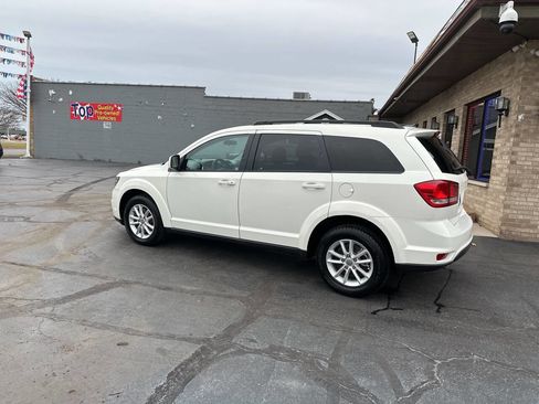 Used 2014 Dodge Journey SXT w/ Flexible Seating Group image 10