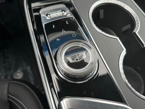 New 2025 Cadillac Lyriq Luxury AWD/4WD image 19