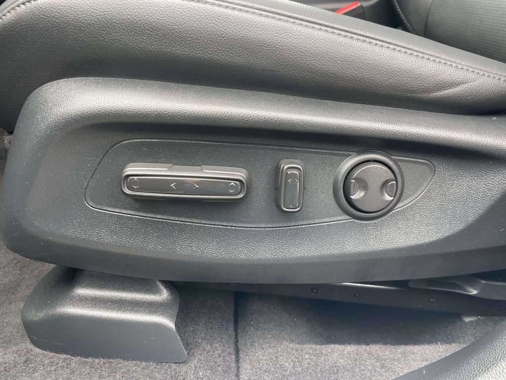 Used 2024 Honda CR-V EX-L image 17