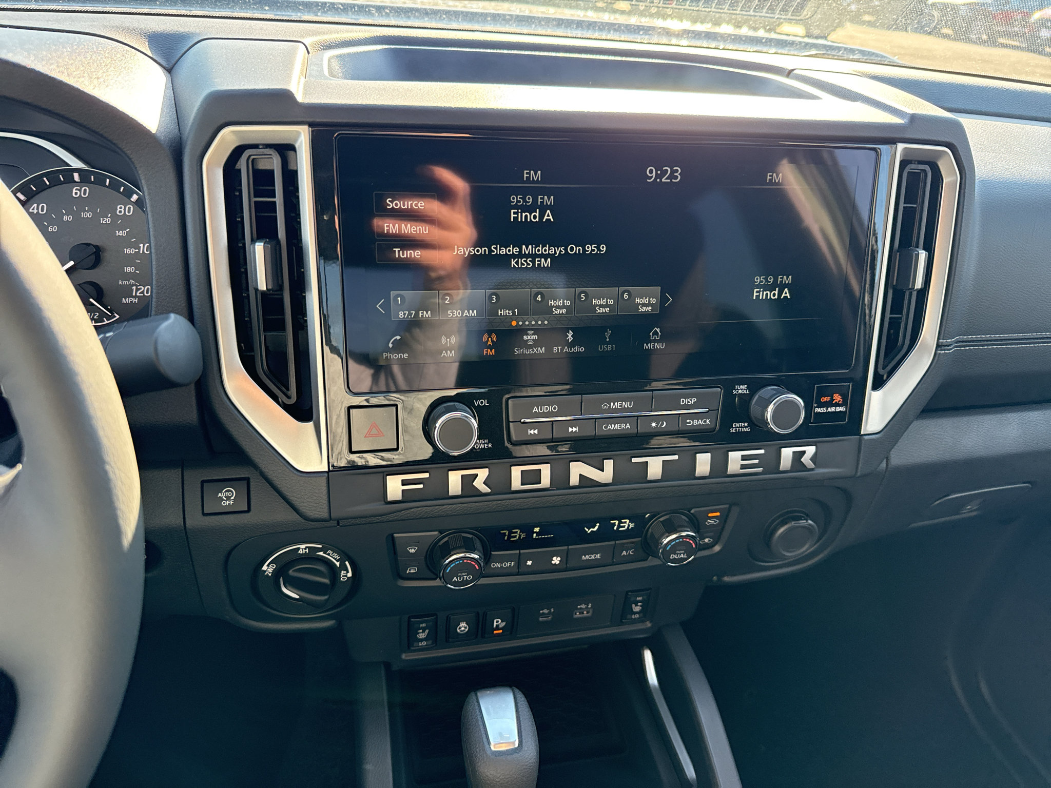 New 2027 Nissan Frontier SV w/ SV Convenience Package AWD/4WD image 7