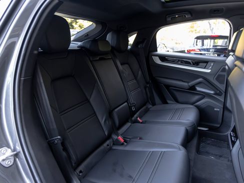 Certified 2026 Porsche Cayenne Coupe AWD/4WD image 51