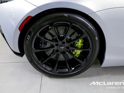 Used 2025 McLaren Artura Spider image 25