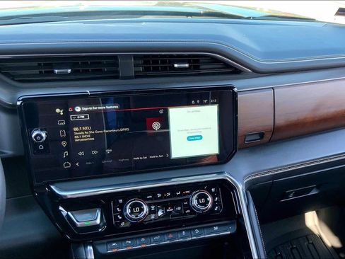 Used 2023 GMC Sierra 1500 Denali Ultimate image 6