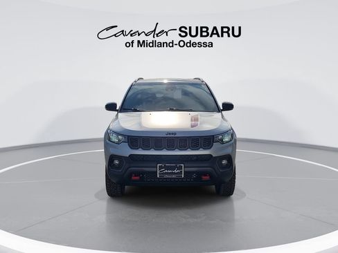 Used 2025 Jeep Compass Trailhawk AWD/4WD image 3