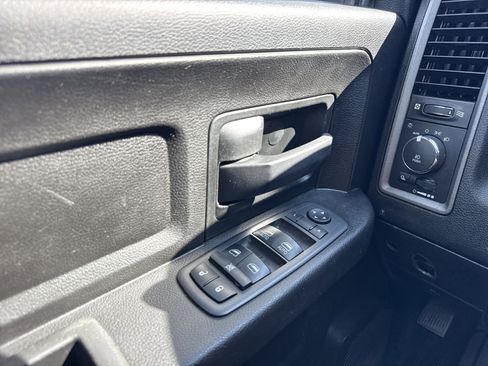 Used 2019 RAM 1500 Express image 25