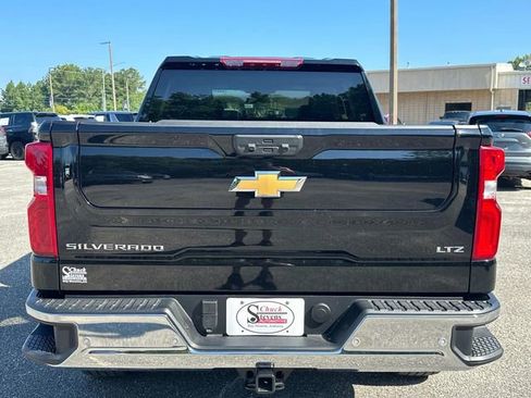 Used 2025 Chevrolet Silverado 1500 LTZ RWD image 9