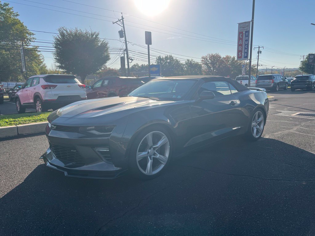 Used 2017 Chevrolet Camaro SS RWD image 3