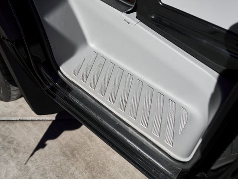 Used 2018 Mercedes-Benz Sprinter 2500 image 39