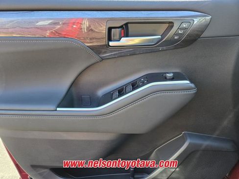 New 2026 Toyota Highlander Platinum image 13