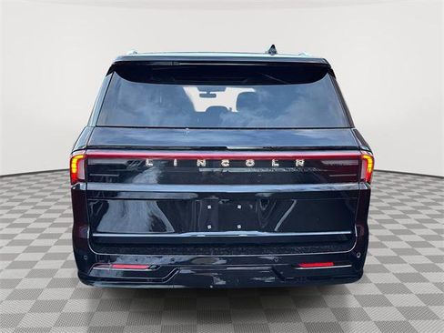 Used 2025 Lincoln Navigator L Reserve image 2