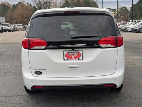 New 2026 Chrysler Voyager LX image 6