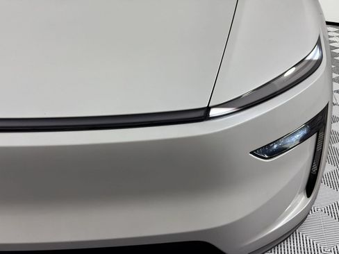 Used 2026 Tesla Model Y 2WD image 11
