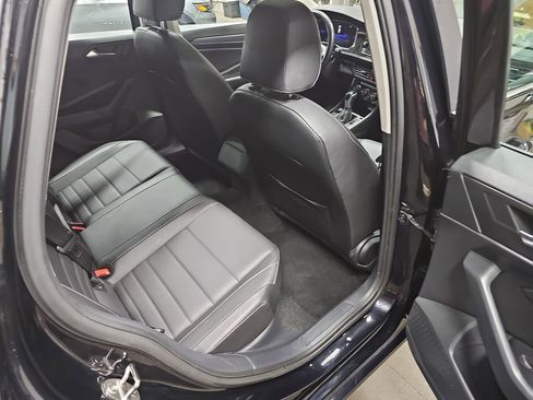 Used 2024 Volkswagen Jetta SE image 11