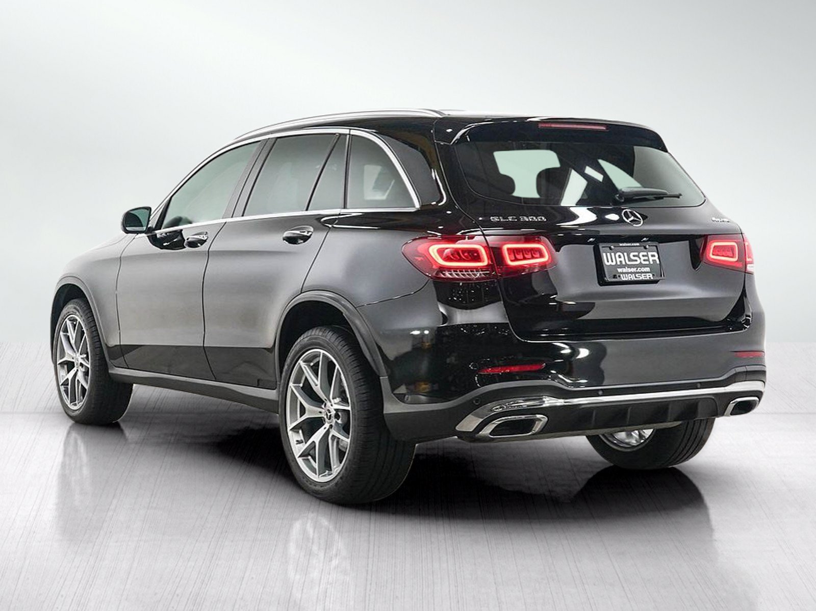 Used 2021 Mercedes-Benz GLC 300 4MATIC image 3
