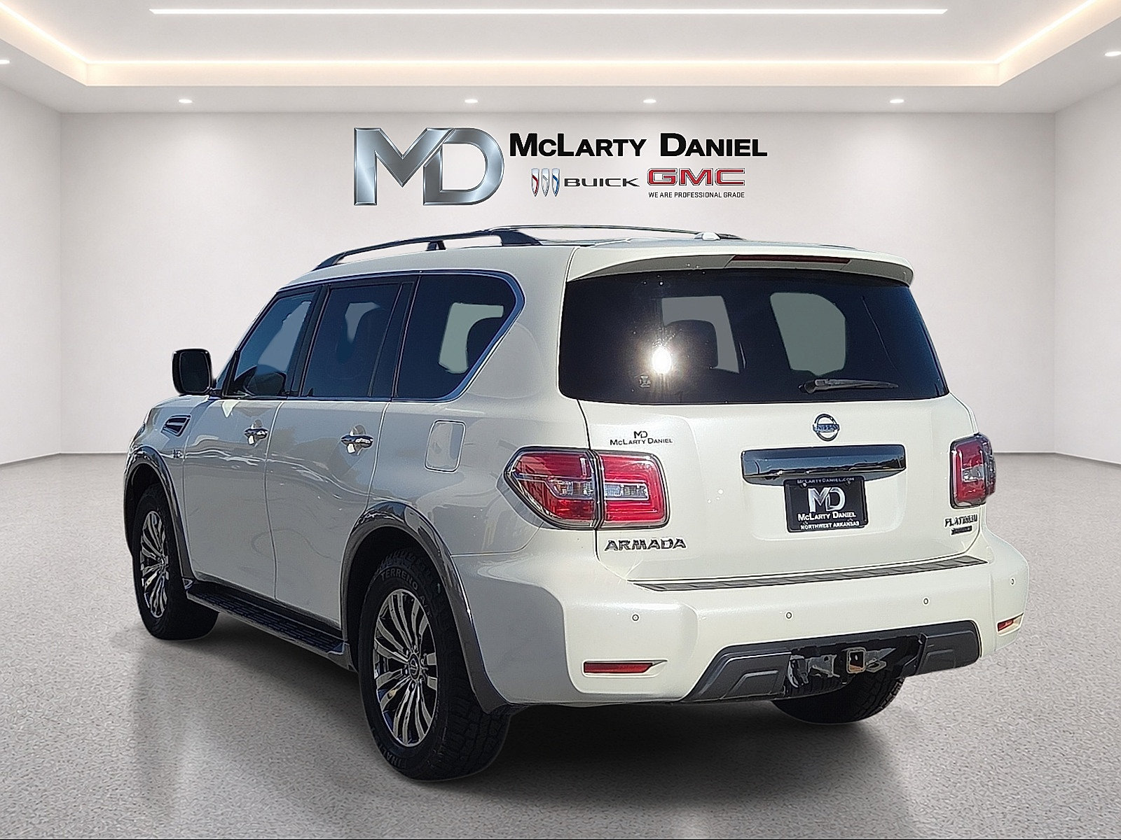 Used 2018 Nissan Armada Platinum w/ Captain Seat Package RWD image 13