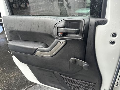 Used 2014 Jeep Wrangler Unlimited Sport w/ Trailer Tow Group image 19