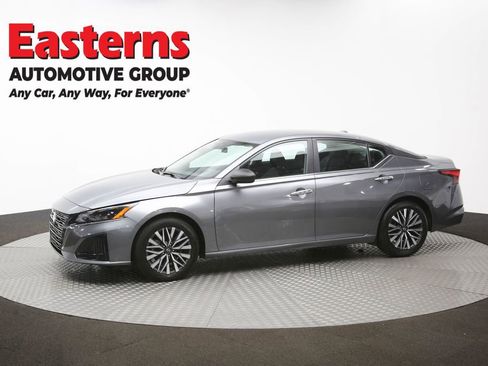 Used 2025 Nissan Altima 2.5 SV image 57