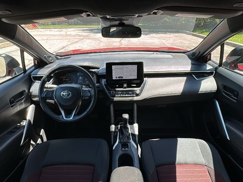 Used 2024 Toyota Corolla Cross AWD Hybrid w/ Moonroof Package image 27