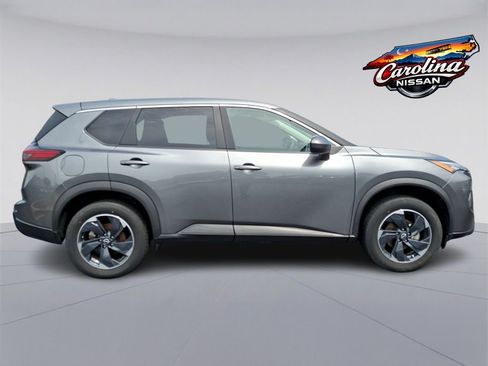 Used 2024 Nissan Rogue SV AWD/4WD image 7
