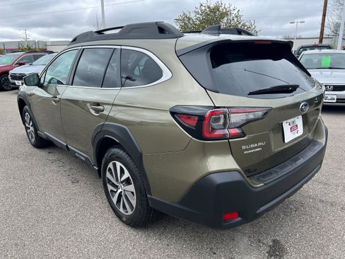 Certified 2025 Subaru Outback Premium w/ Popular Package #1A image 5