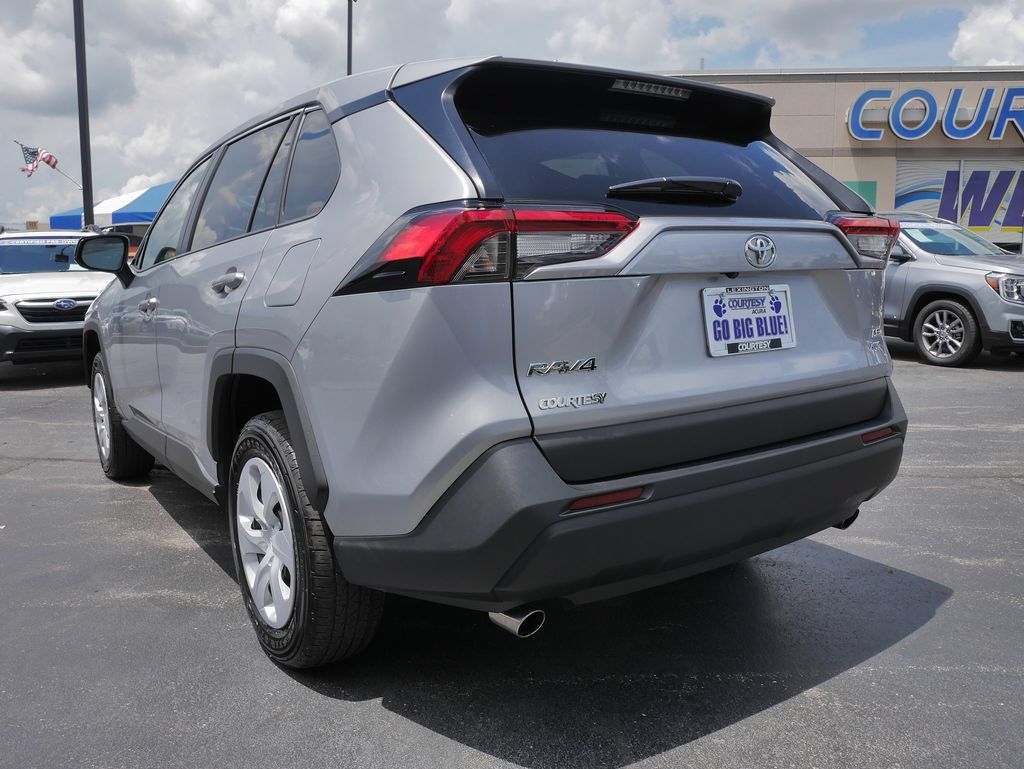 Used 2025 Toyota RAV4 LE AWD/4WD image 7