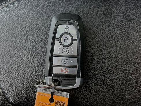 Used 2020 Ford Explorer XLT w/ Equipment Group 202A image 10