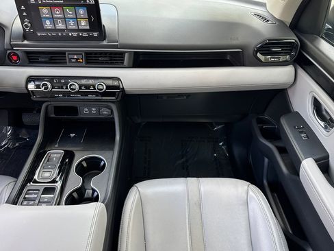 Used 2023 Honda Pilot Touring image 34