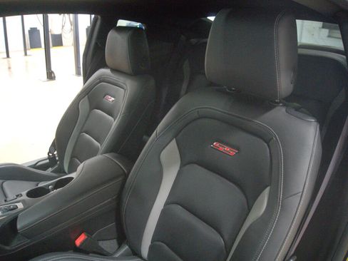 Used 2016 Chevrolet Camaro SS RWD image 34