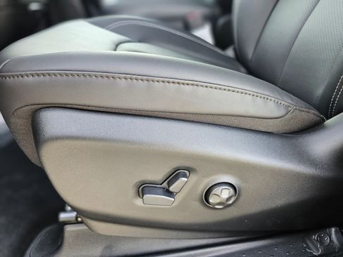 New 2026 Chrysler Voyager LX FWD image 18