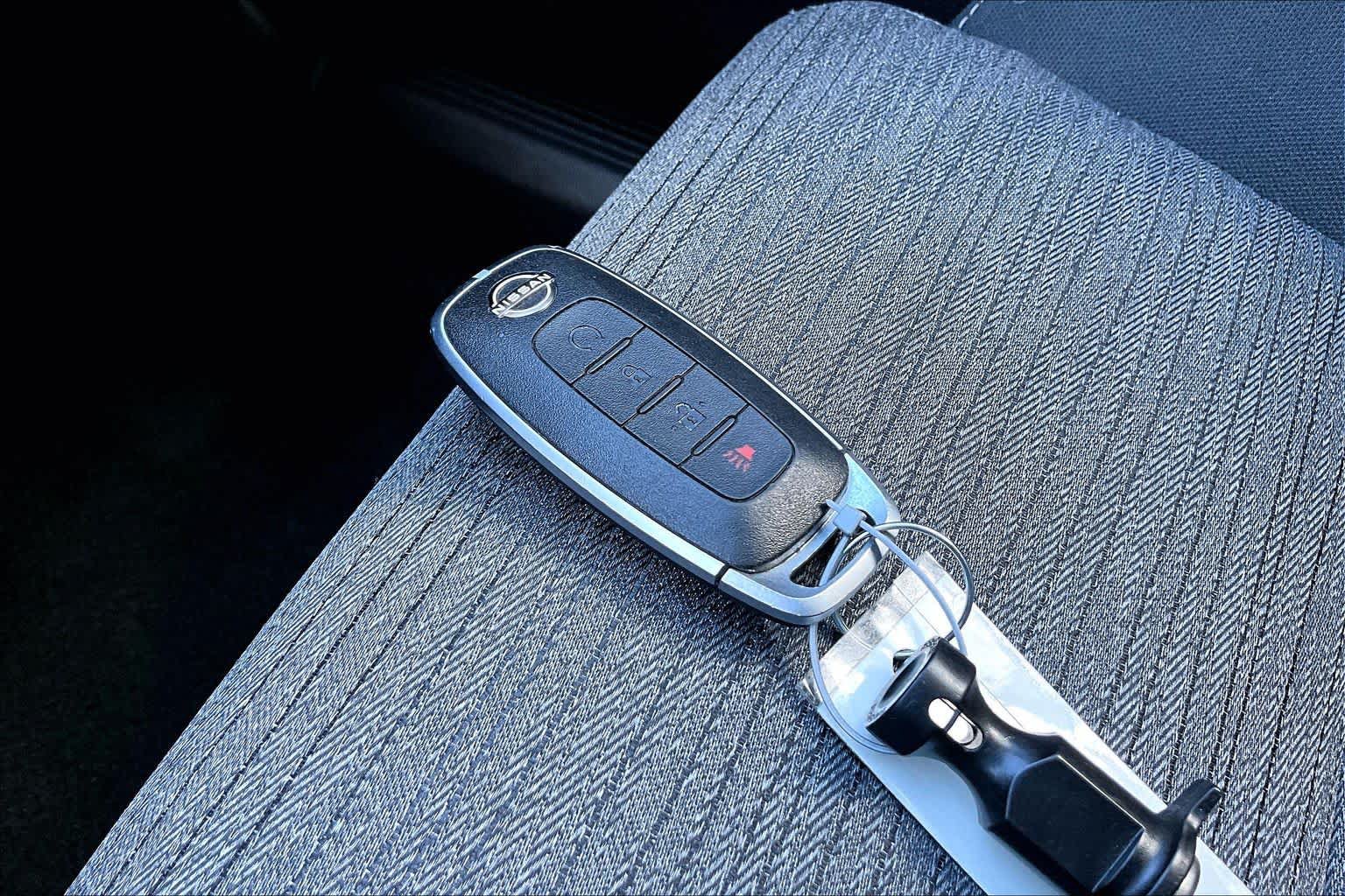 Certified 2023 Nissan Rogue SV FWD image 12