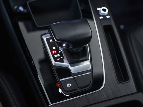 Used 2023 Audi Q5 2.0T Premium w/ Convenience Package image 18