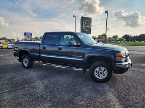Used 2004 GMC Sierra 2500 SLE w/ Snow Plow Prep Package AWD/4WD image 1