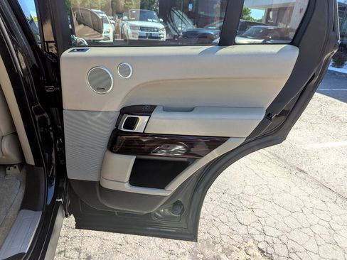 Used 2016 Land Rover Range Rover HSE image 36