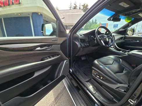 Used 2018 Cadillac Escalade ESV Platinum AWD/4WD image 21