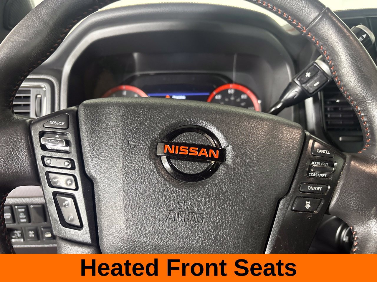 Used 2022 Nissan Titan PRO-4X w/ Pro-4x Convenience Package AWD/4WD image 17