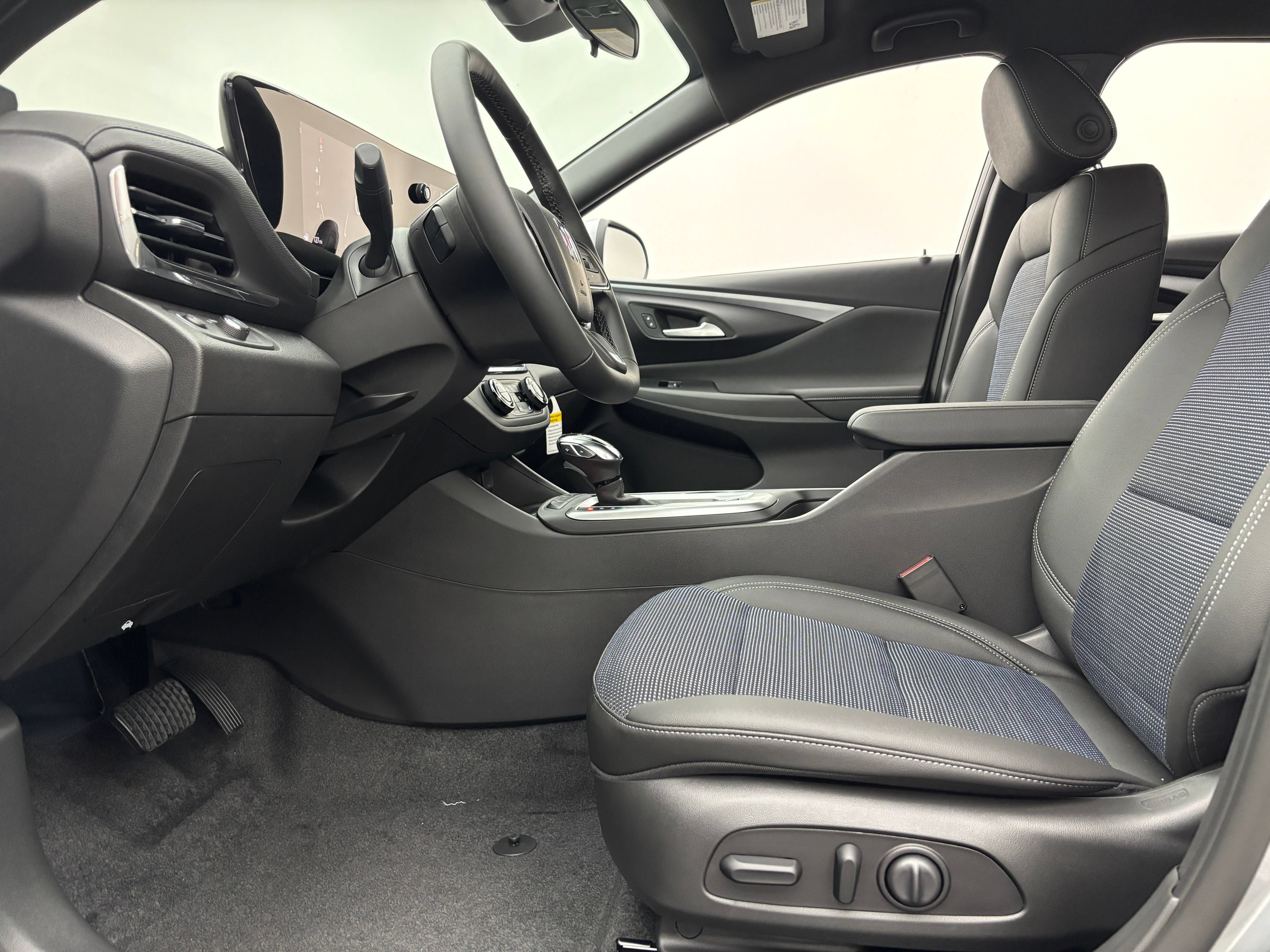 New 2026 Buick Envista Sport Touring w/ Convenience I Package FWD image 16