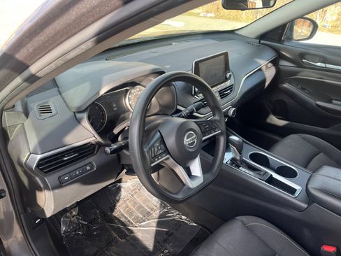 Used 2022 Nissan Altima 2.5 SV FWD image 20