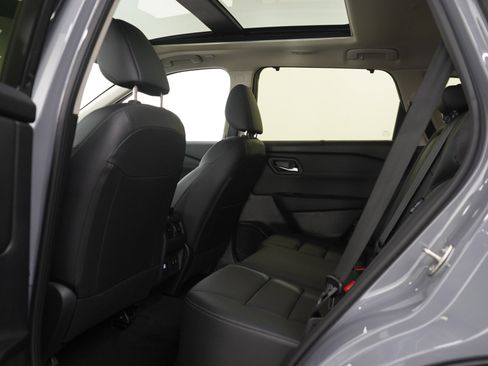 Used 2025 Nissan Rogue SL w/ SL Premium Package AWD/4WD image 18