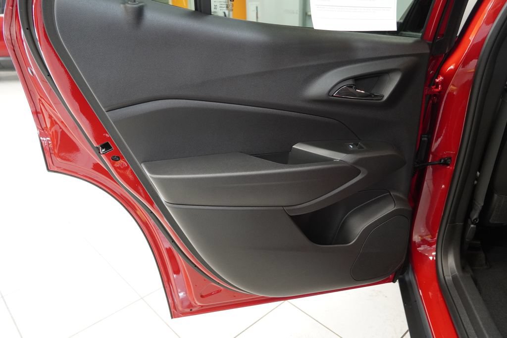 Used 2026 Chevrolet Trax RS w/ Driver Confidence Package FWD image 24