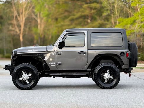 Used 2020 Jeep Wrangler Sport image 9